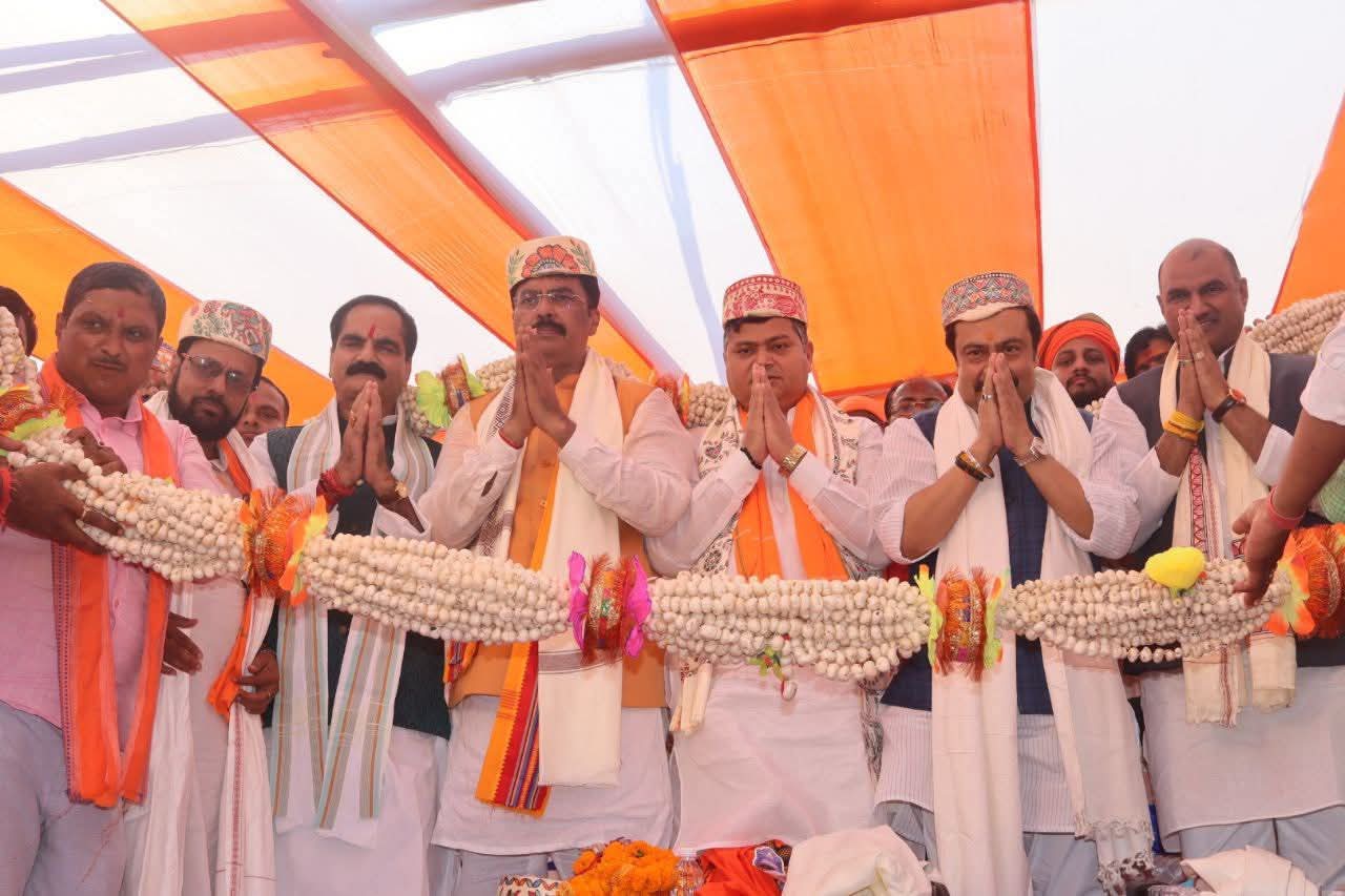 दरभंगा नगर विधानसभा 2025: संजय सरावगी ने किया भव्य नामांकन दाखिल दरभंगा नगर विधानसभा 2025: संजय सरावगी ने किया भव्य नामांकन दाखिल