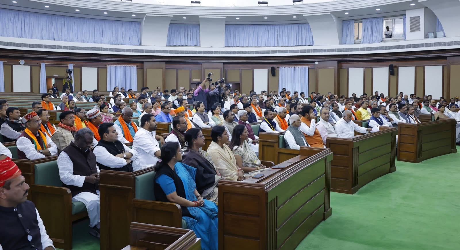 BIG BREAKING : NDA ने नीतीश को फिर नेता चुना सभी दलों की सहमति BIG BREAKING : NDA ने नीतीश को फिर नेता चुना सभी दलों की सहमति