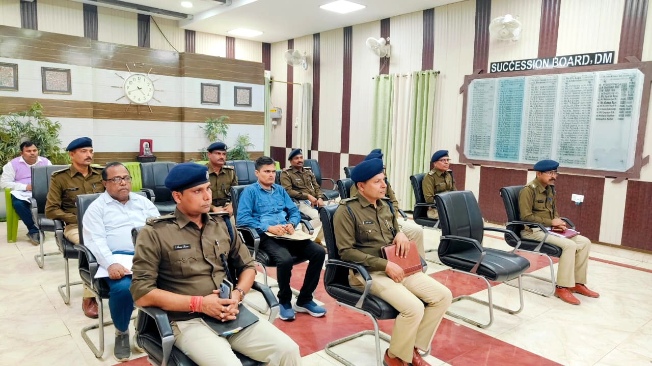 जिले में जाम समाधान पर डीएम की सख्त समीक्षा ठेला–अवैध दुकानों पर होगी कड़ी कार्रवाई जिले में जाम समाधान पर डीएम की सख्त समीक्षा ठेला–अवैध दुकानों पर होगी कड़ी कार्रवाई