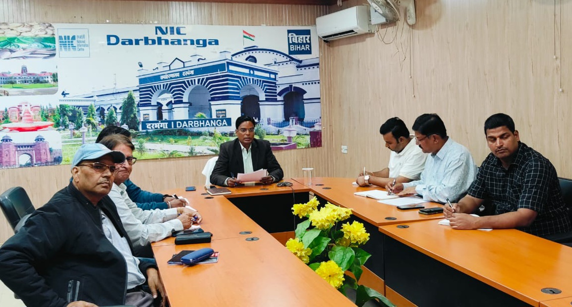 डीएम ने आयुष्मान कार्ड समीक्षा की 31 दिसंबर तक 3 लाख कार्ड का लक्ष्य डीएम ने आयुष्मान कार्ड समीक्षा की 31 दिसंबर तक 3 लाख कार्ड का लक्ष्य