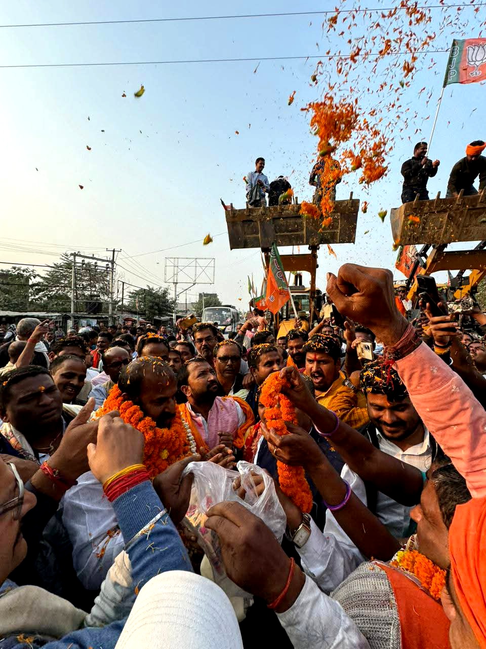 मदन साहनी का बहादुरपुर आगमन समाज कल्याण मंत्री पर पुनः नियुक्ति पर स्वागत मदन साहनी का बहादुरपुर आगमन समाज कल्याण मंत्री पर पुनः नियुक्ति पर स्वागत