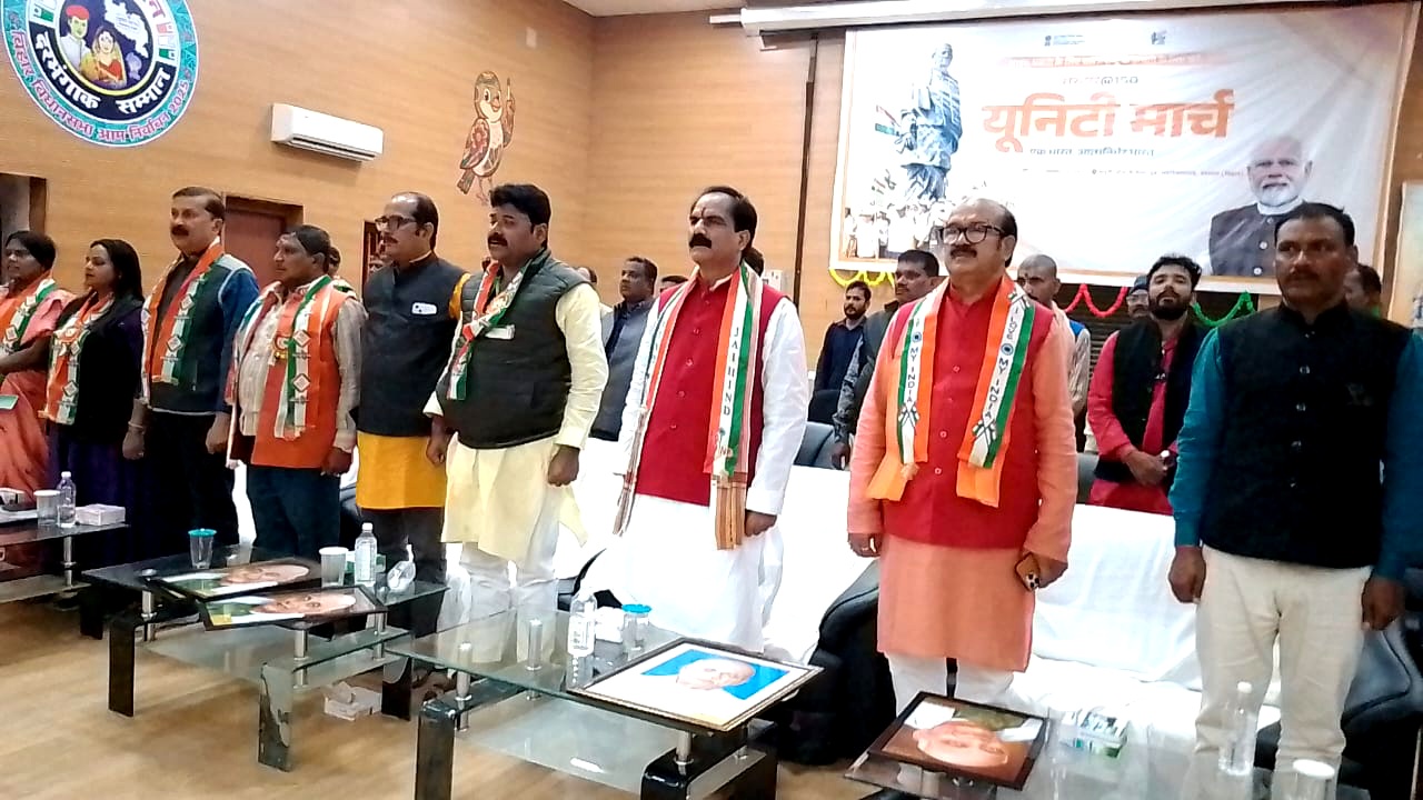 कर्पूरी चौक से प्रेक्षागृह तक तिरंगा रैली दरभंगा ने दिखाई देशभक्ति की शक्ति