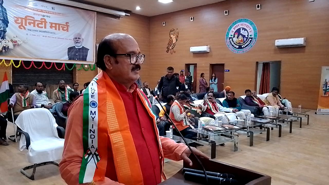कर्पूरी चौक से प्रेक्षागृह तक तिरंगा रैली दरभंगा ने दिखाई देशभक्ति की शक्ति
