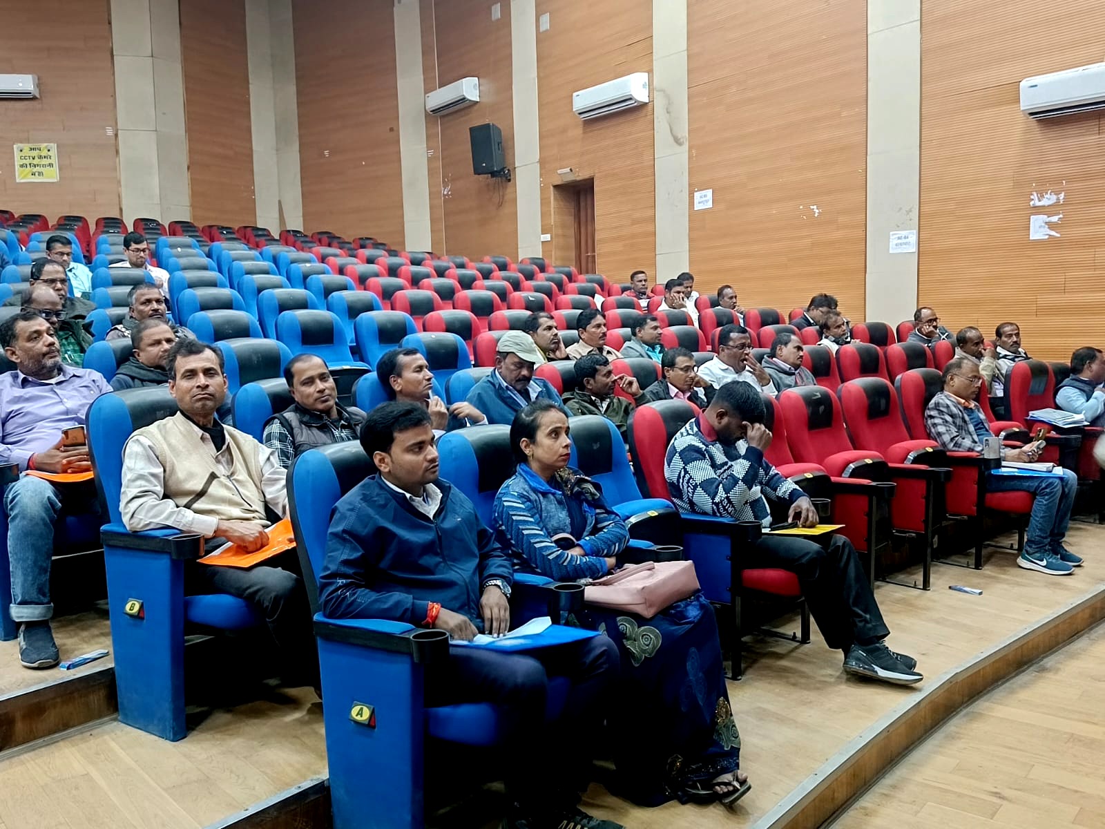 दरभंगा में खरीफ 2025-26 पर दो दिवसीय प्रशिक्षण कार्यक्रम दरभंगा में खरीफ 2025-26 पर दो दिवसीय प्रशिक्षण कार्यक्रम