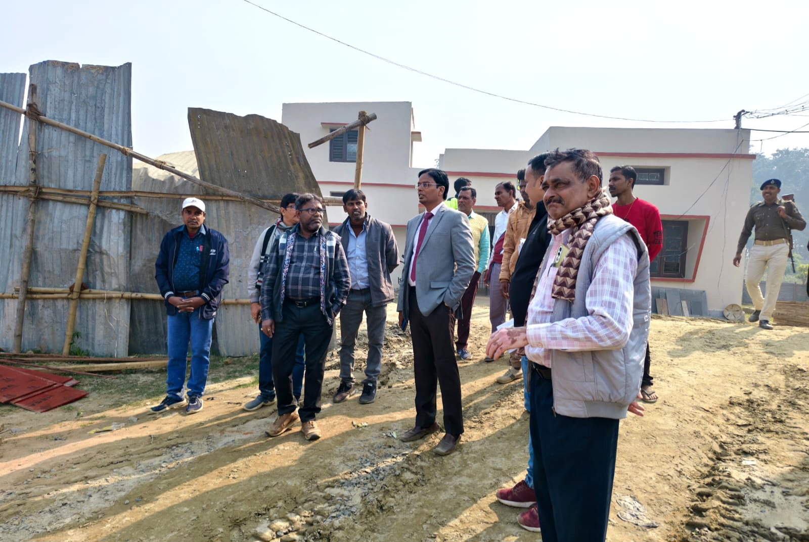 डीएम का संस्थान निरीक्षण निर्माणाधीन कार्यों की प्रगति का लिया जायजा डीएम का संस्थान निरीक्षण निर्माणाधीन कार्यों की प्रगति का लिया जायजा