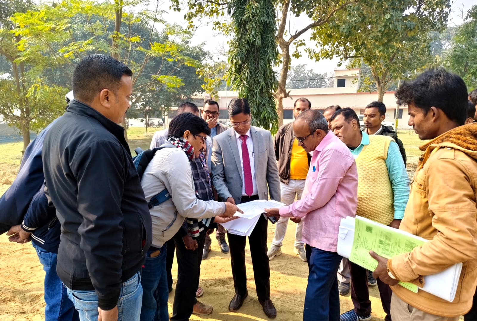 डीएम का संस्थान निरीक्षण निर्माणाधीन कार्यों की प्रगति का लिया जायजा डीएम का संस्थान निरीक्षण निर्माणाधीन कार्यों की प्रगति का लिया जायजा