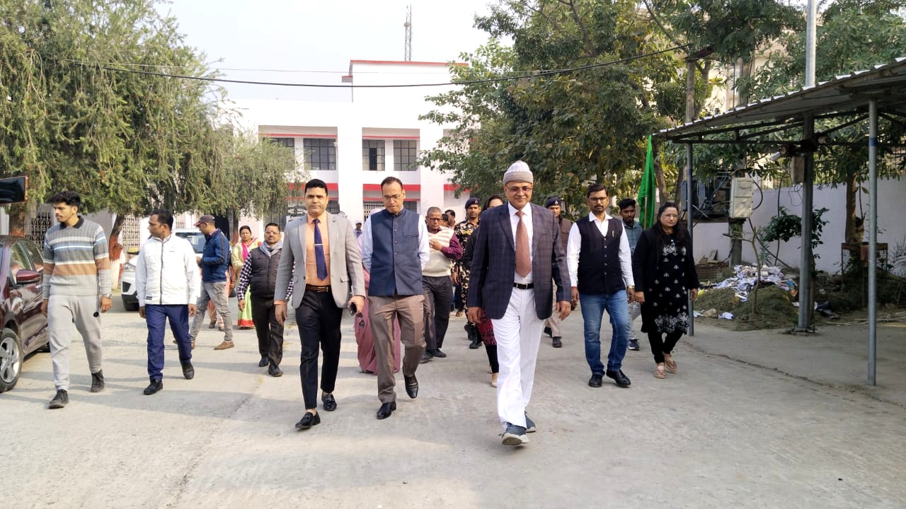 राष्ट्रीय लोक अदालत प्रचार रथ रवाना दरभंगा न्यायालय परिसर से हरी झंडी
