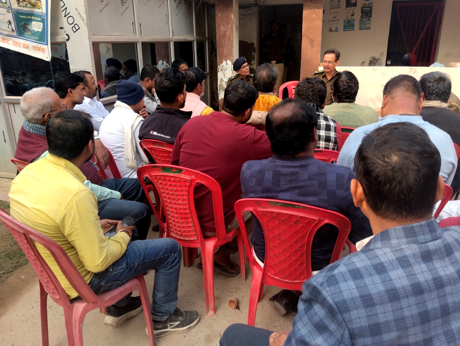 विश्वविद्यालय थाना में हुई जनसुनवाई नगर पुलिस अधीक्षक ने सुनी आम लोगों की समस्याएँ