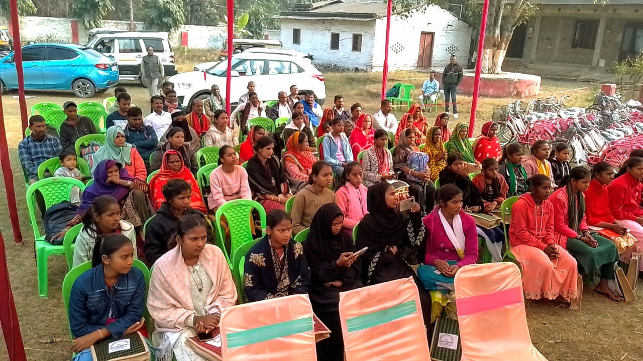 बाल विवाह मुक्त भारत अभियान दरभंगा में 25 बच्चियों को साइकिल वितरण
