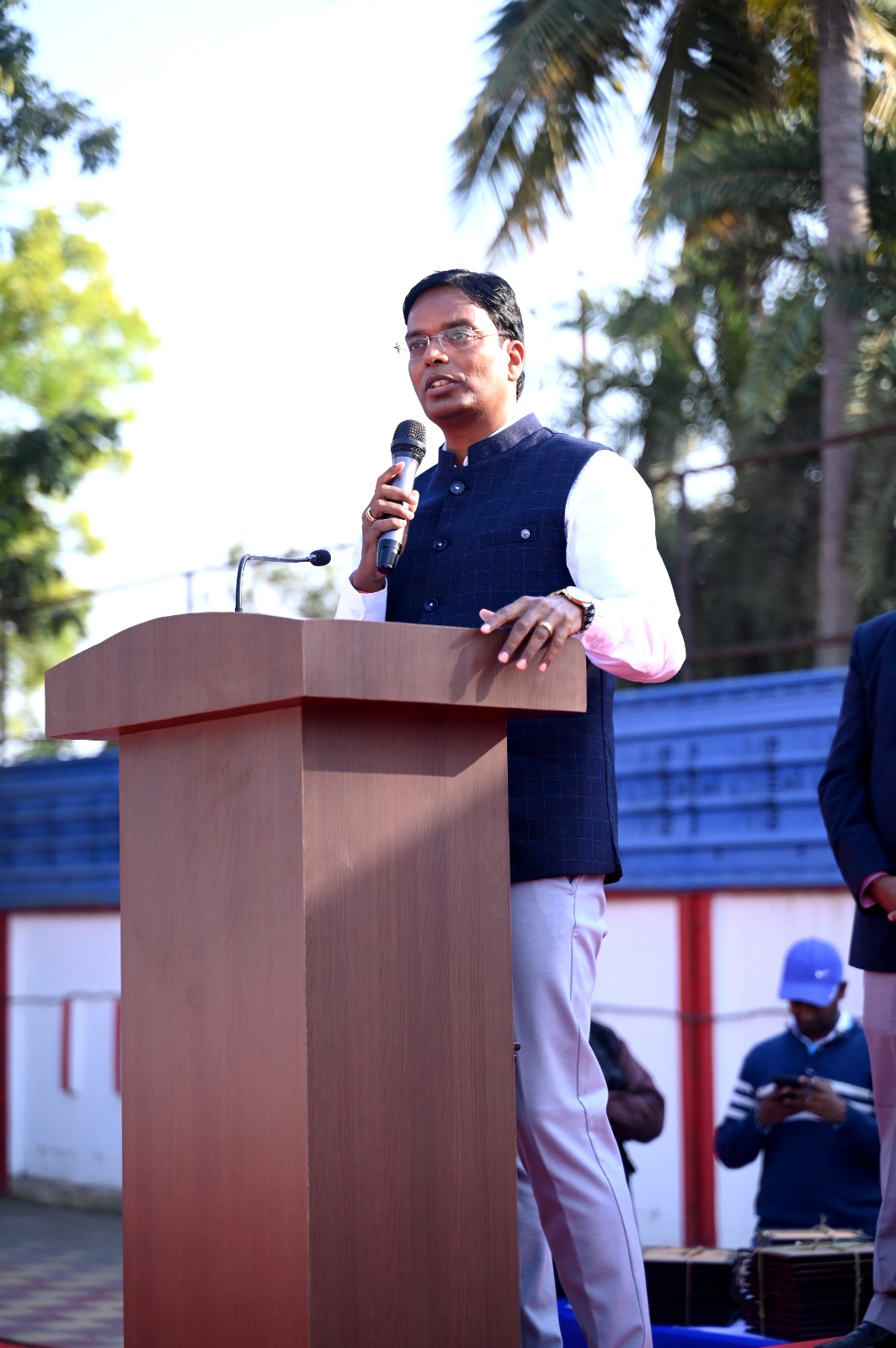 उत्कृष्ट कार्य पर अधिकारियों का सम्मान डीएम–एसएसपी ने प्रशस्ति पत्र देकर किया सम्मानित उत्कृष्ट कार्य पर अधिकारियों का सम्मान डीएम–एसएसपी ने प्रशस्ति पत्र देकर किया सम्मानित