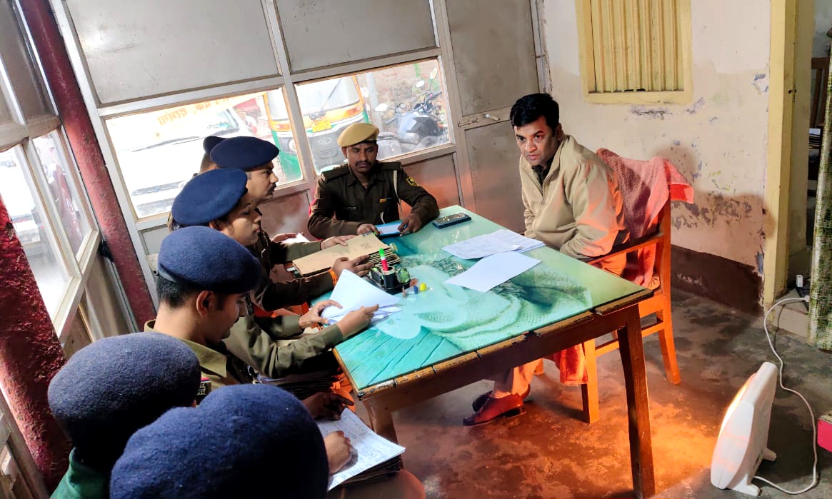 विश्वविद्यालय थाना में SSP की सख्त समीक्षा लंबित कांडों के त्वरित निष्पादन के निर्देश विश्वविद्यालय थाना में SSP की सख्त समीक्षा लंबित कांडों के त्वरित निष्पादन के निर्देश