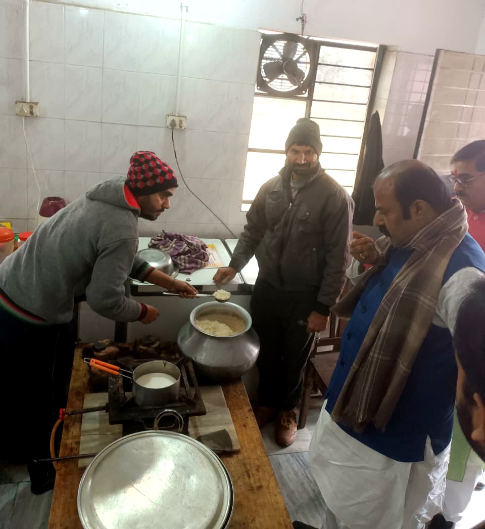 दरभंगा: दिव्यांग बच्चों के बीच पहुंचे समाज कल्याण मंत्री दरभंगा: दिव्यांग बच्चों के बीच पहुंचे समाज कल्याण मंत्री