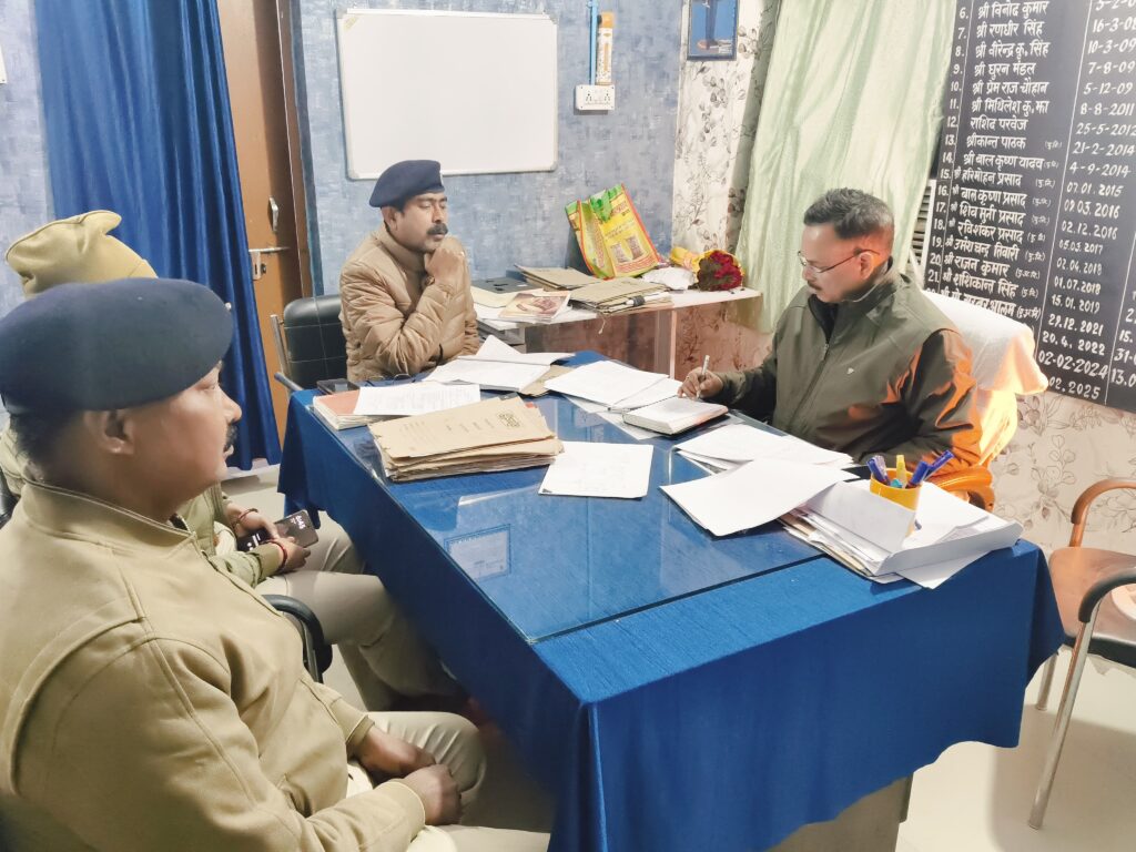 सदर थाना में नगर एसपी की सख्ती, लंबित कांडों के त्वरित निष्पादन का निर्देश सदर थाना में नगर एसपी की सख्ती, लंबित कांडों के त्वरित निष्पादन का निर्देश