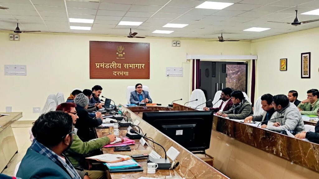 विकास योजनाओं की प्रगति पर 48 घंटे का अल्टीमेटम विकास योजनाओं की प्रगति पर 48 घंटे का अल्टीमेटम