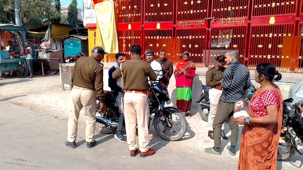 दरभंगा में वन-वे पर बड़ी कार्रवाई, नाका-6 पर मचा हड़कंप दरभंगा में वन-वे पर बड़ी कार्रवाई, नाका-6 पर मचा हड़कंप