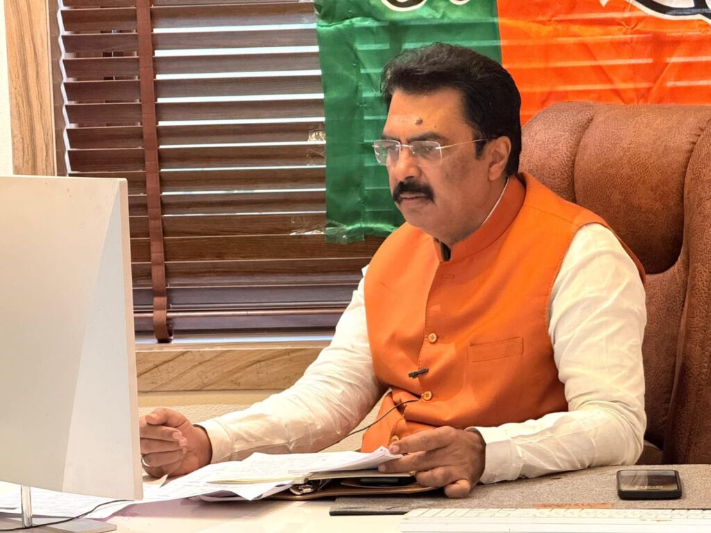 'लोकल से ग्लोबल' बन रहा बिहार का सुपरफूड मखाना 'लोकल से ग्लोबल' बन रहा बिहार का सुपरफूड मखाना