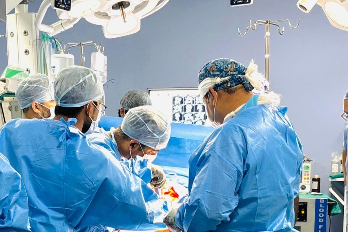 देवघर AIMS का शतक, 100 जॉइंट रिप्लेसमेंट सर्जरी कर रचा इतिहास, संथाल परगना के लिए बना वरदान