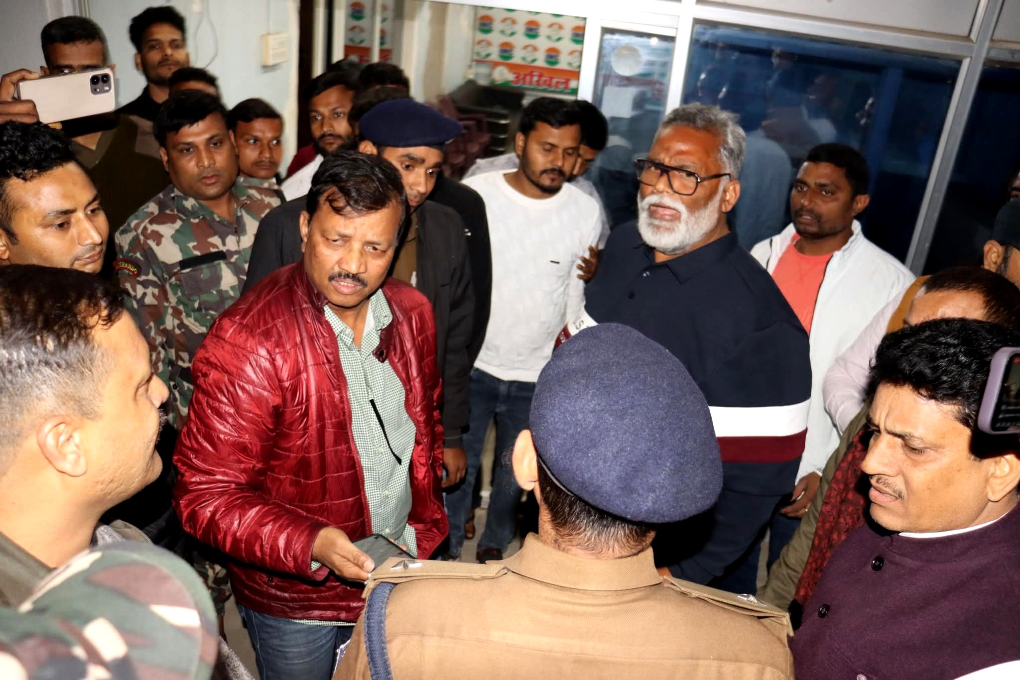 पटना की रात में हाई-वोल्टेज ड्रामा, पप्पू यादव गिरफ्तार