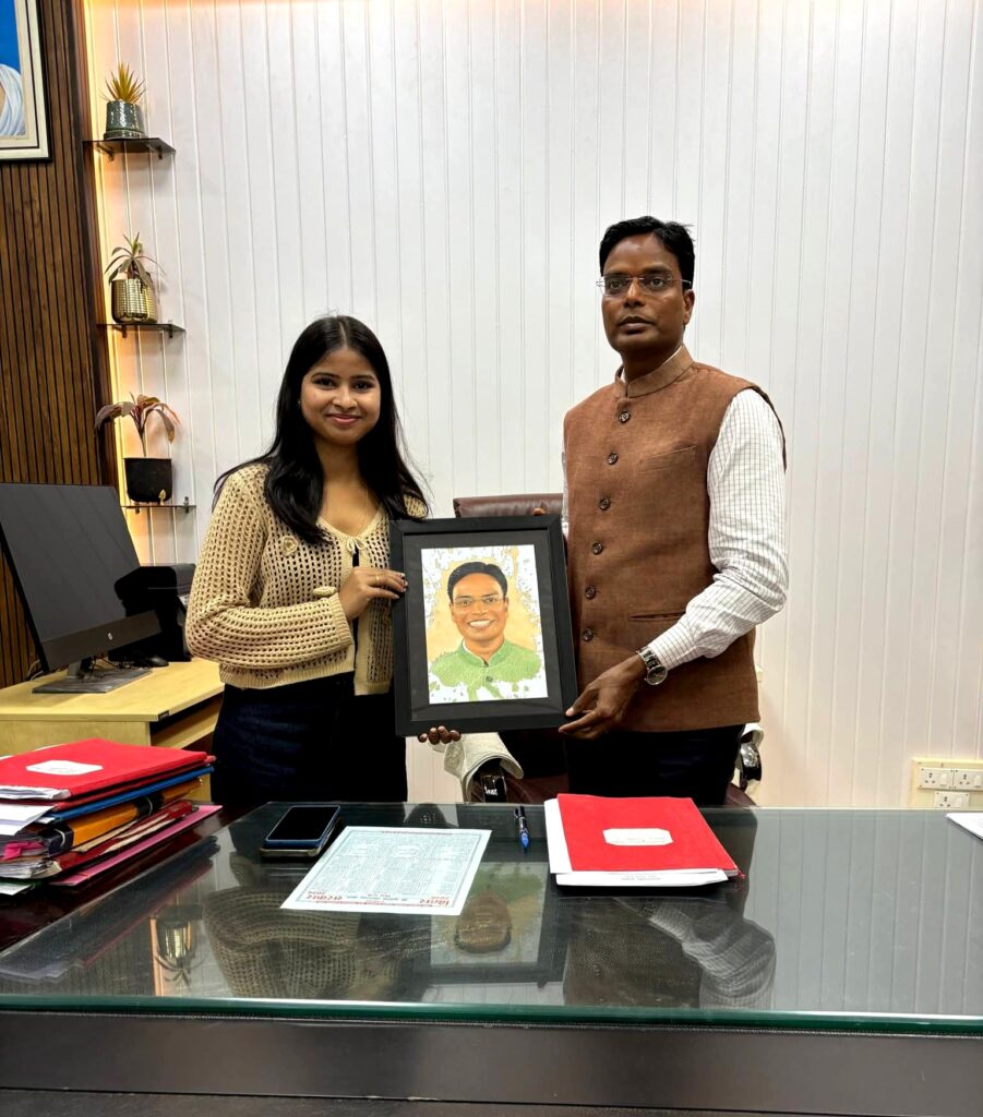 DM Darbhanga हुए प्रभावित: छात्रा रीना की कला को मिला बड़ा मंच, मिथिला लोक उत्सव में लगाएंगी स्टॉल