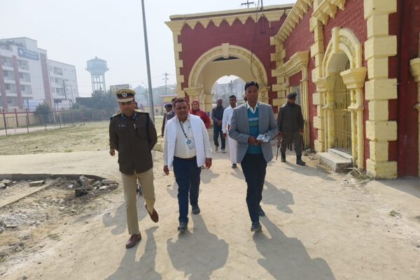 इंटरमीडिएट परीक्षा का डीएम ने लिया जायजा