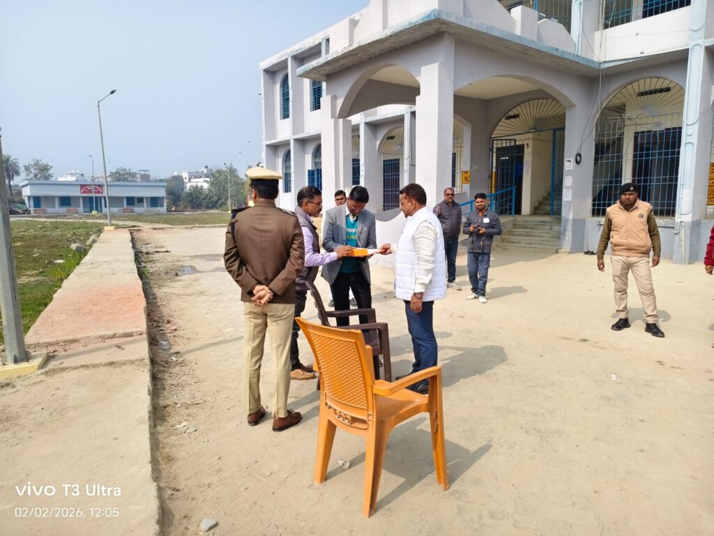 इंटरमीडिएट परीक्षा का डीएम ने लिया जायजा इंटरमीडिएट परीक्षा का डीएम ने लिया जायजा