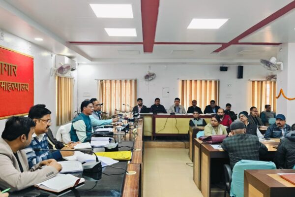 🔥 दरभंगा में स्वास्थ्य विभाग पर डीएम सख्त, आयुष्मान से OPD तक बड़ा एक्शन