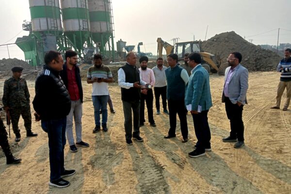 काम में देरी पड़ी भारी पड़ेगी — एलिवेटेड रोड परियोजना पर DM की सख्ती