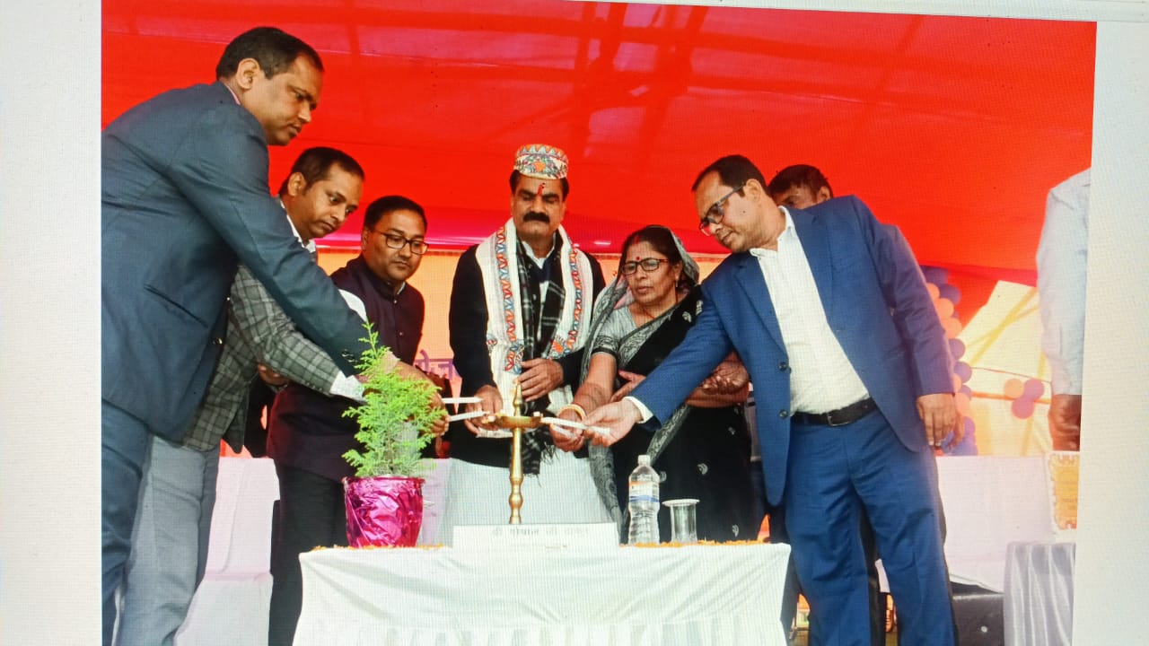 Darbhanga: सांसद गोपाल ठाकुर ने किया रोजगार मेले का उद्घाटन — युवाओं को मिला सुनहरा अवसर Darbhanga: सांसद गोपाल ठाकुर ने किया रोजगार मेले का उद्घाटन — युवाओं को मिला सुनहरा अवसर