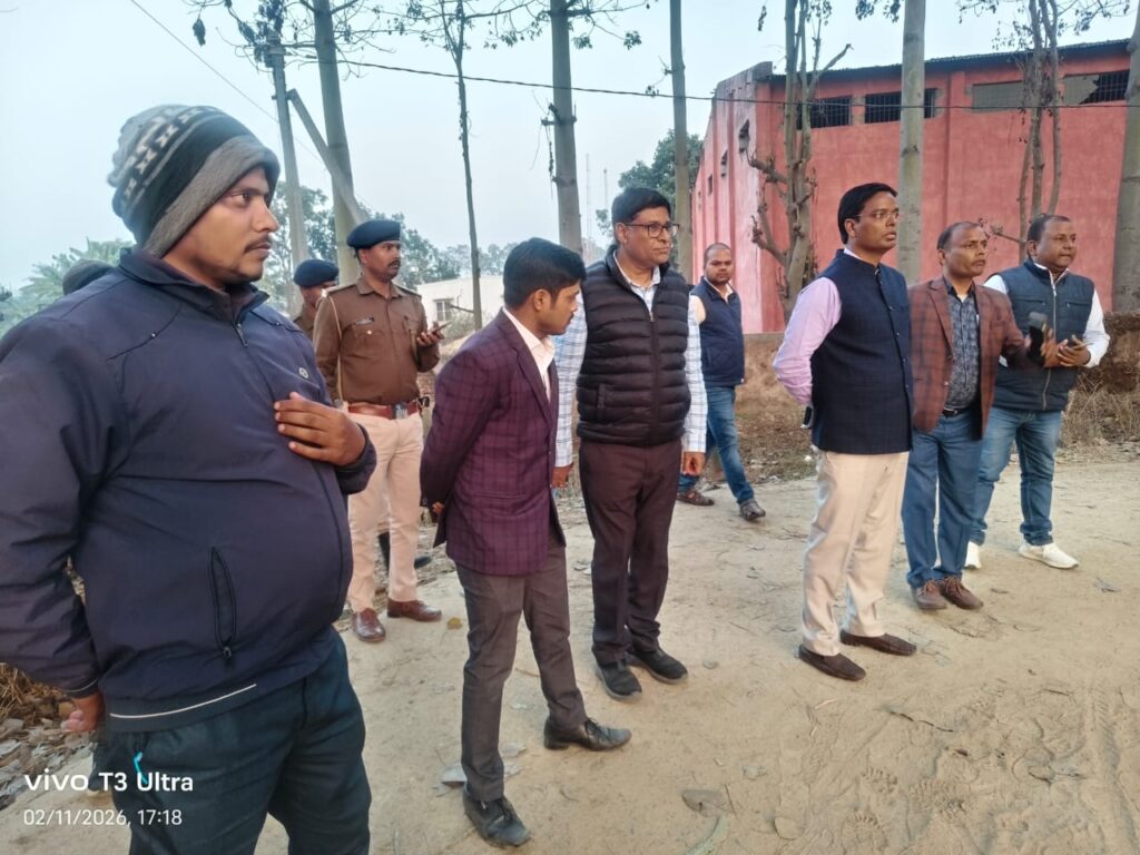 केवटी में बदलेगा प्रशासनिक सिस्टम, DM ने नए प्रखंड कार्यालय स्थल का किया निरीक्षण केवटी में बदलेगा प्रशासनिक सिस्टम, DM ने नए प्रखंड कार्यालय स्थल का किया निरीक्षण