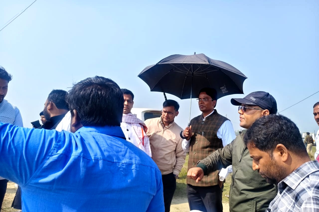 किरतपुर में सरकारी भवन निर्माण तेज, DM पहुंचे मौके पर