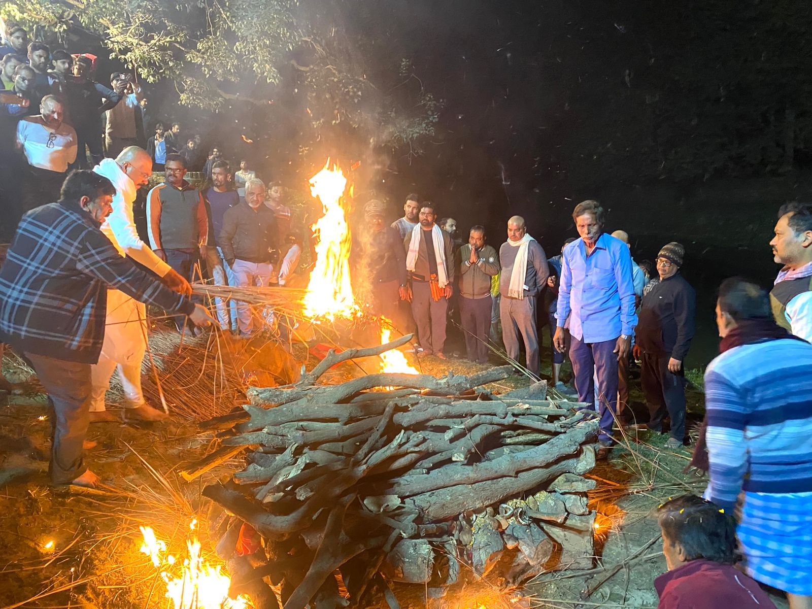 भाजपा प्रदेश अध्यक्ष की माँ का शुभंकरपुर स्थित सतीस्थान में हुआ अंतिम संस्कार