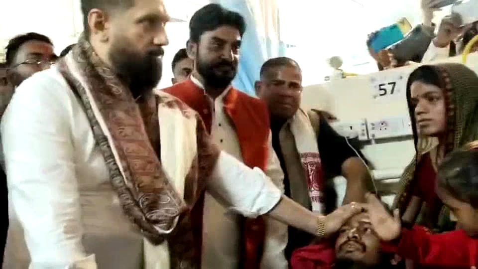कुशेश्वरस्थान हरीनगर मारपीट कांड: घायलों से मिलने DMCH पहुंचे केंद्रीय मंत्री चिराग पासवान