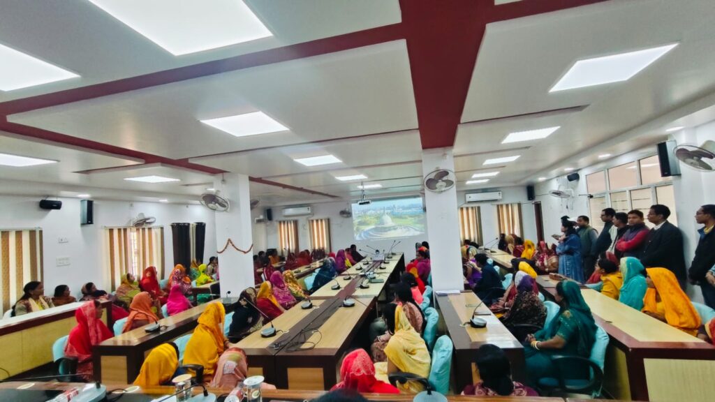 मुख्यमंत्री महिला रोजगार योजना: 25 लाख महिलाओं को ₹2500 करोड़ DBT ट्रांसफर मुख्यमंत्री महिला रोजगार योजना: 25 लाख महिलाओं को ₹2500 करोड़ DBT ट्रांसफर