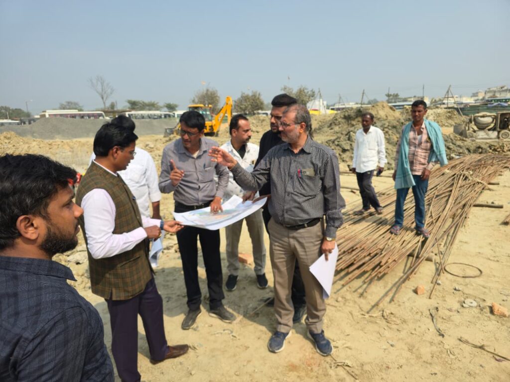 चाहरदीवारी, भवन निर्माण और अतिक्रमण हटाने के दिए निर्देश • यात्रियों को मिलेंगी बेहतर सुविधाएं