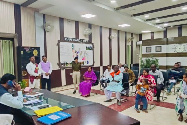 जनता दरबार में तुरंत समाधान, मौके पर ही अधिकारियों को दिए निर्देश