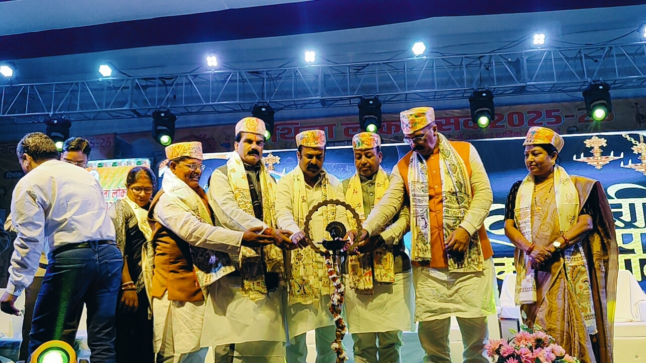मिथिला लोक उत्सव 2025-26 का नेहरू स्टेडियम में भव्य शुभारंभ मिथिला लोक उत्सव 2025-26 का नेहरू स्टेडियम में भव्य शुभारंभ