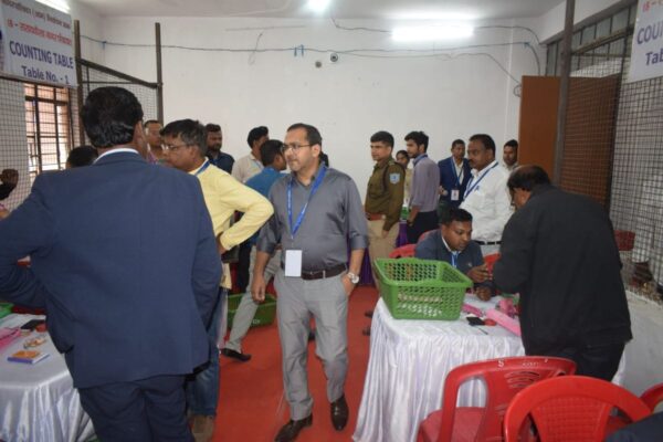 चास नगर निगम: मेयर पद की रेस में जमील अख्तर आगे, पहले राउंड में मिले 5,096 वोट, जानें बाकी का हाल