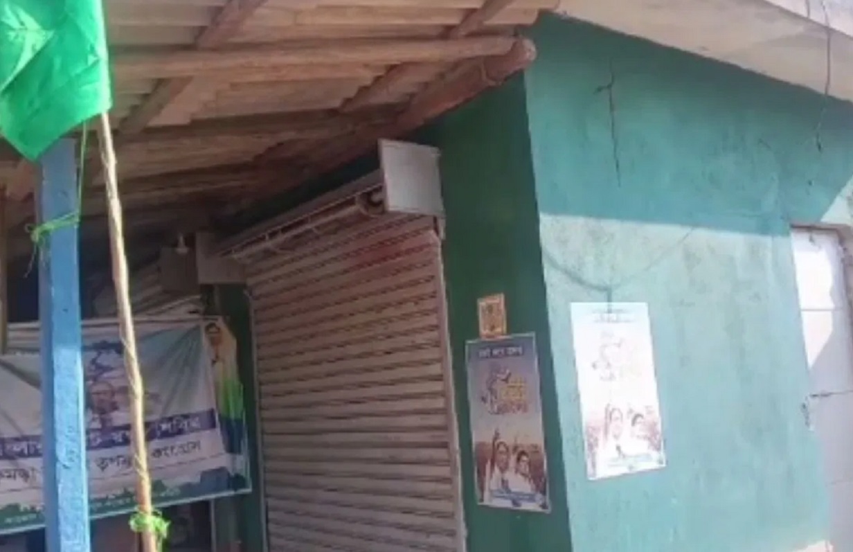 पुरुलिया में माओवादियों ने लगाया पोस्टर, तृणमूल नेताओं को दी चेतावनी पुरुलिया में माओवादियों ने लगाया पोस्टर, तृणमूल नेताओं को दी चेतावनी