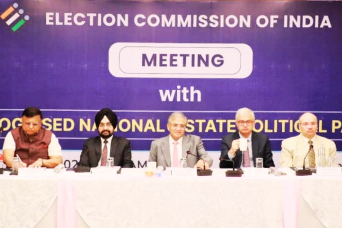 निष्पक्ष, पारदर्शी और कानून के दायरे में होंगे बंगाल विधानसभा चुनाव, बोले ज्ञानेश कुमार निष्पक्ष, पारदर्शी और कानून के दायरे में होंगे बंगाल विधानसभा चुनाव, बोले ज्ञानेश कुमार