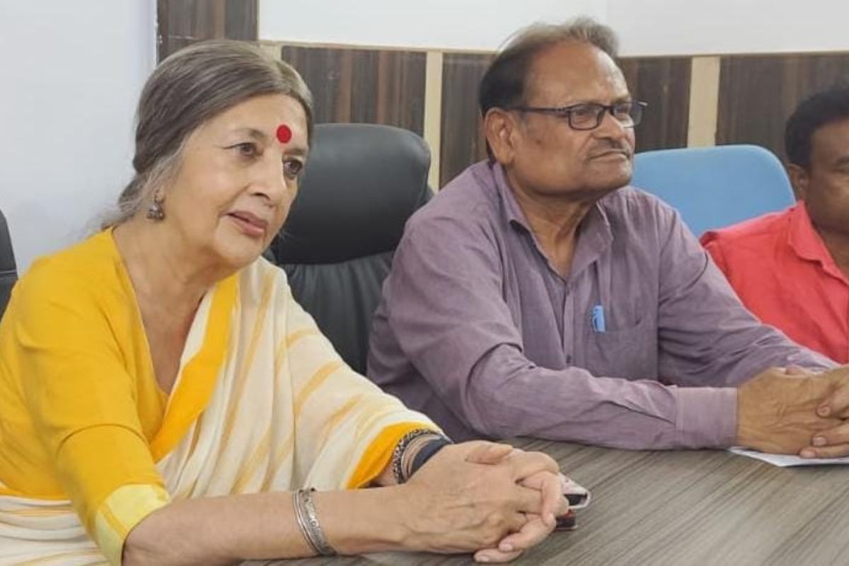 दुमका में बरसीं वृंदा करात, बोलीं- ‘केंद्र ने अमेरिका के सामने किया सरेंडर’, 24 मार्च को जनाक्रोश रैली का ऐलान