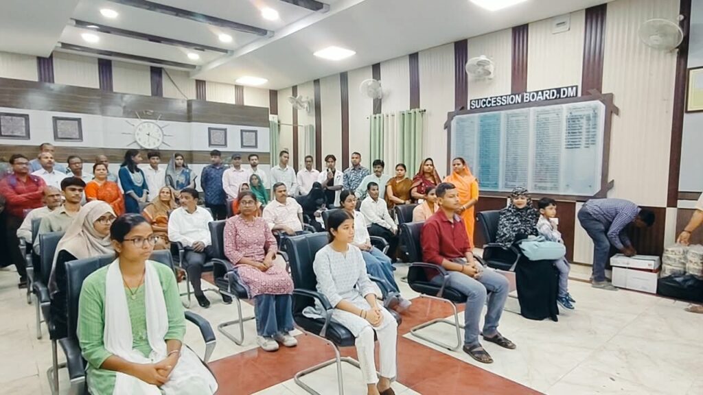 दरभंगा इंटर टॉपर्स सम्मानित: DM ने छात्रों को दिया सफलता का मंत्र दरभंगा इंटर टॉपर्स सम्मानित: DM ने छात्रों को दिया सफलता का मंत्र