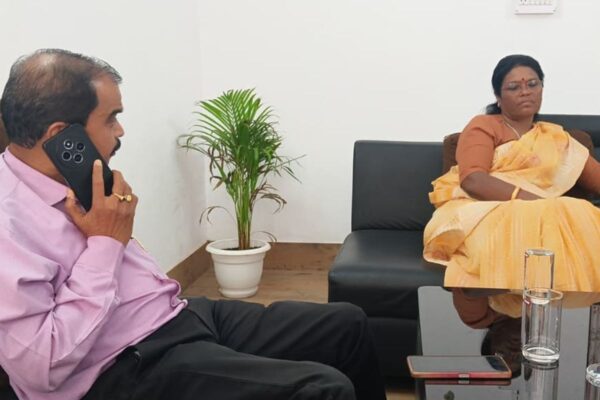 गुमला नगर परिषद अध्यक्ष और प्रशासक भिड़े, SC/ST थाने में शिकायत दर्ज, जानें मामला