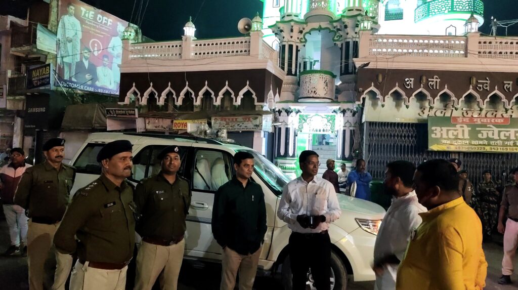 होली को लेकर दरभंगा में प्रशासन अलर्ट, डीएम-एसएसपी का शहरी क्षेत्रों में निरीक्षण होली को लेकर दरभंगा में प्रशासन अलर्ट, डीएम-एसएसपी का शहरी क्षेत्रों में निरीक्षण