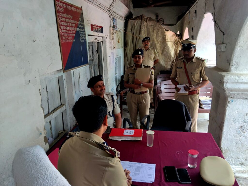दरभंगा SSP ने कुशेश्वरस्थान थाना का किया वार्षिक निरीक्षण, लंबित मामलों के त्वरित निष्पादन का निर्देश