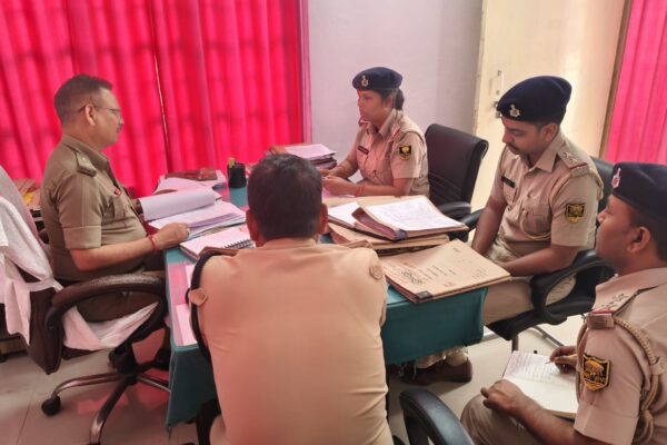 दरभंगा: बहादुरपुर थाना में पुलिस की बड़ी समीक्षा बैठक