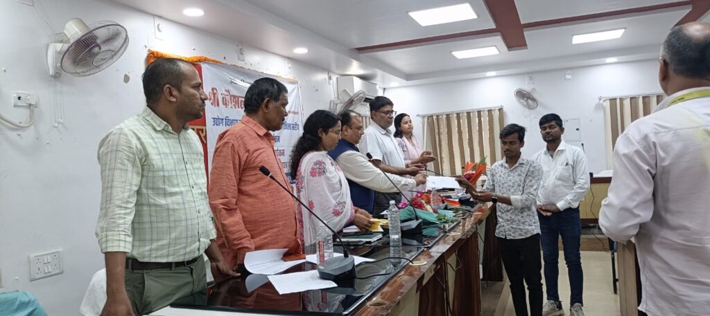 दरभंगा में ऋण स्वीकृति सह वितरण कैम्प, 13 लाभुकों को मिली लाखों की सहायता