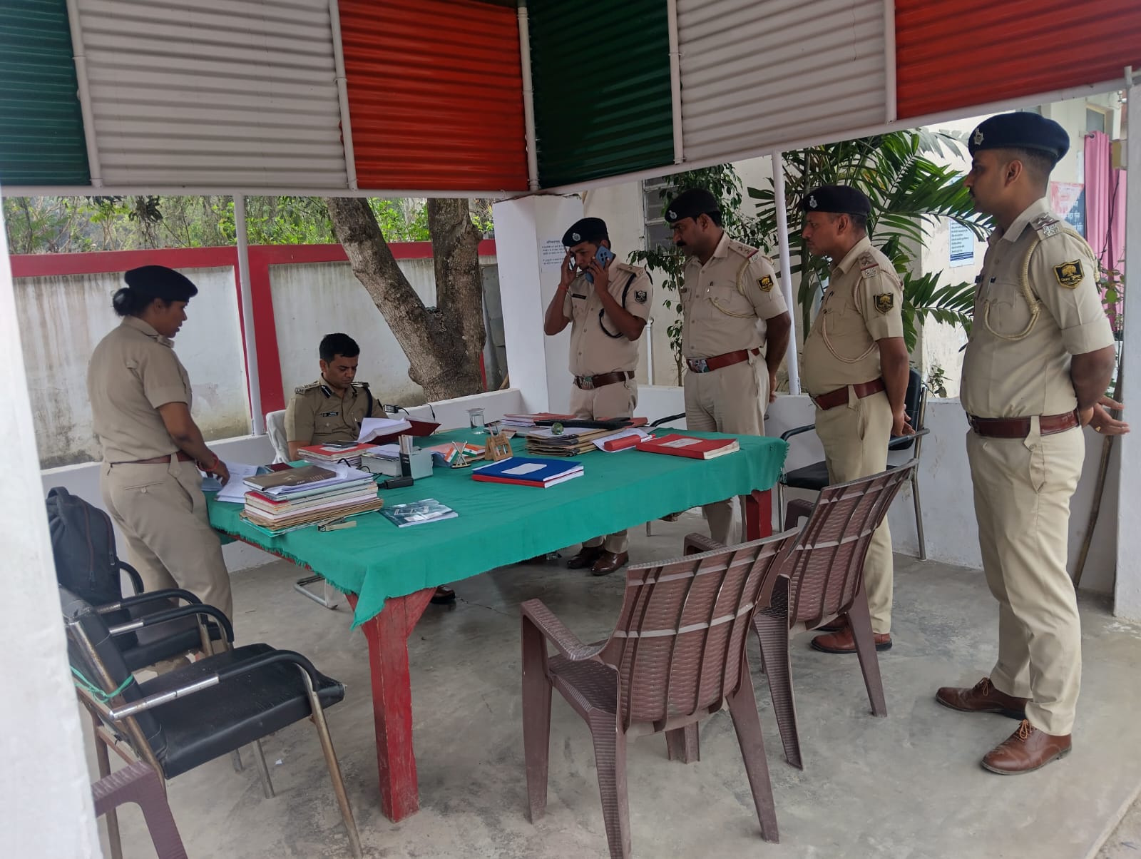 SSP का बहादुरपुर थाना औचक निरीक्षण, कई पंजी अद्यतन नहीं