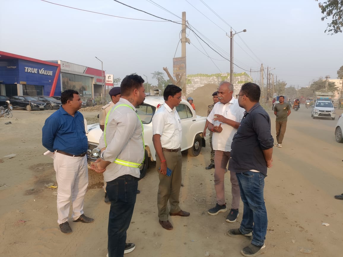 Laheriasarai Elevated Path Project का डीएम ने किया निरीक्षण Laheriasarai Elevated Path Project का डीएम ने किया निरीक्षण