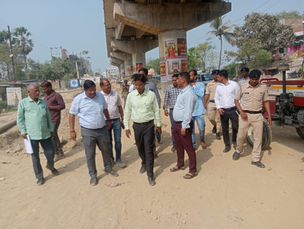 दरभंगा में DM कौशल कुमार का औचक निरीक्षण, लोहिया चौक-पंडासराय रोड और ROB का लिया जायजा दरभंगा में DM कौशल कुमार का औचक निरीक्षण, लोहिया चौक-पंडासराय रोड और ROB का लिया जायजा