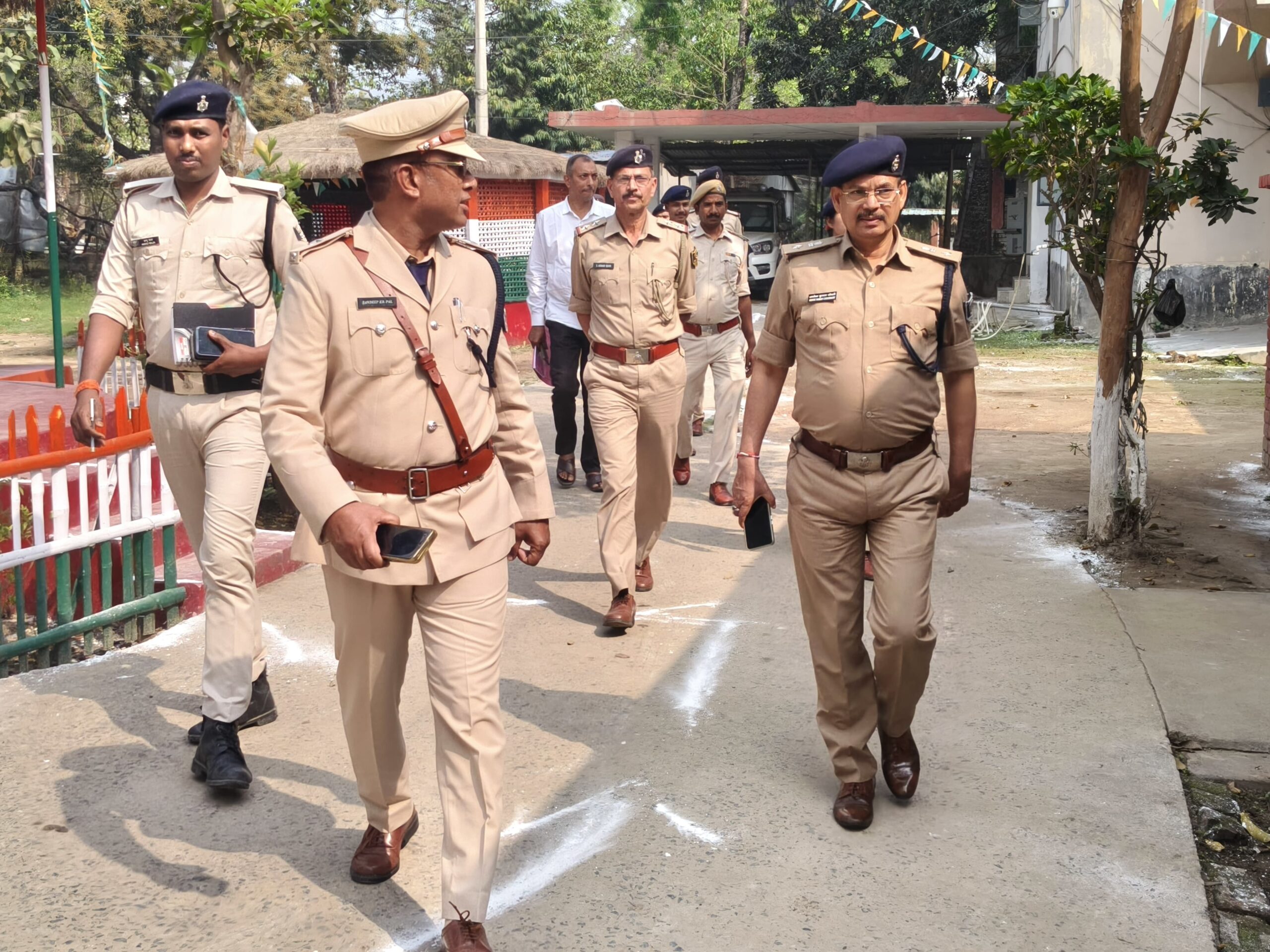 जाले थाना में नगर एसपी का वार्षिक निरीक्षण, गश्ती और वाहन चेकिंग बढ़ाने का आदेश